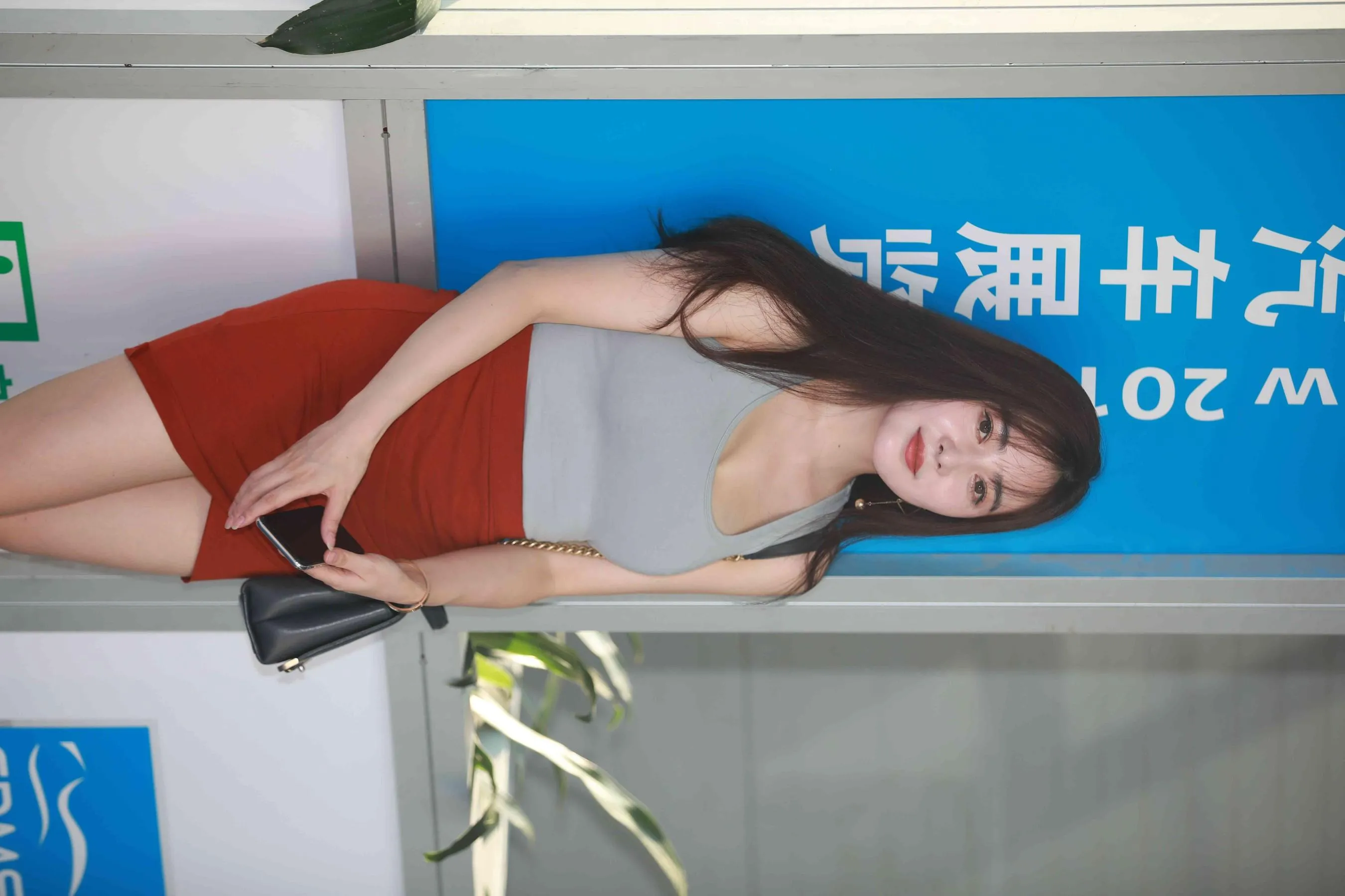 [魔镜街拍] NO.011 街拍红裙小姐姐 [142P]插图3
